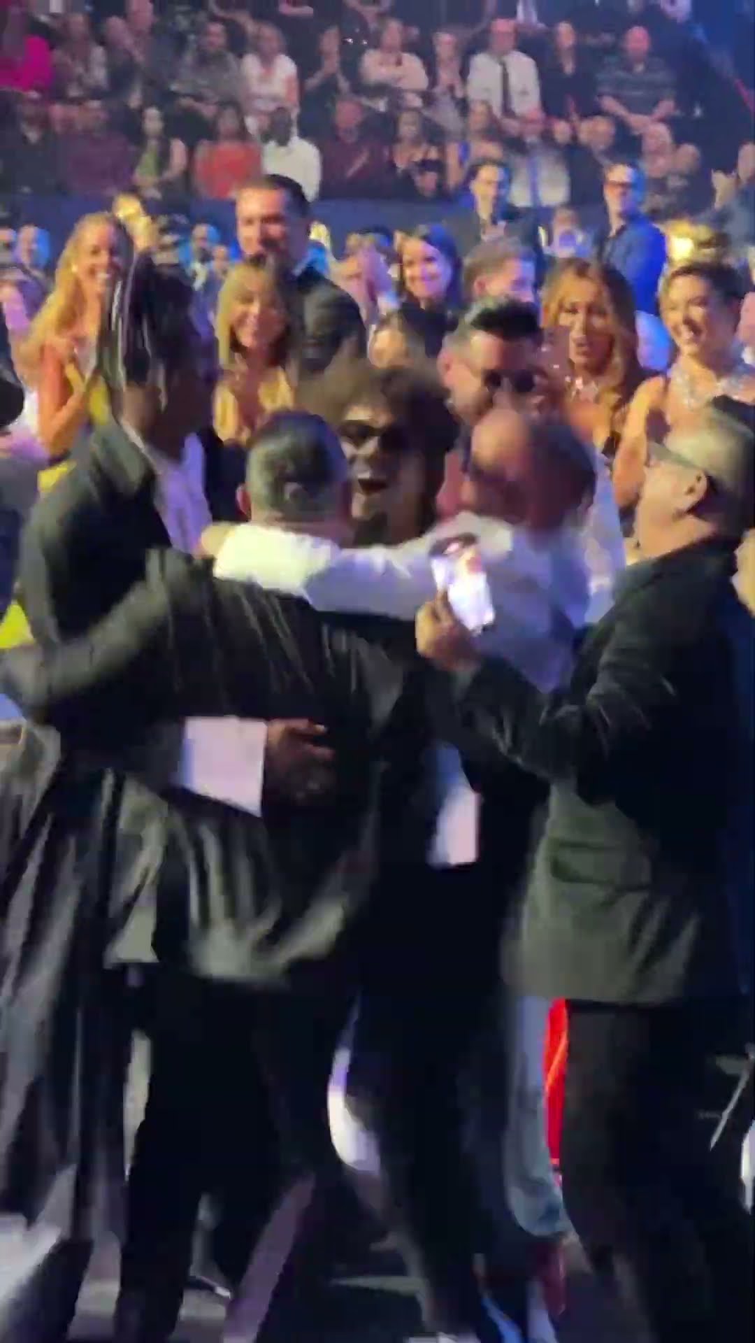 Celebrando con Nacho, Venesti y Maffio?? ¡Imperdible en los #Billboards2024 esta noche! #Shorts