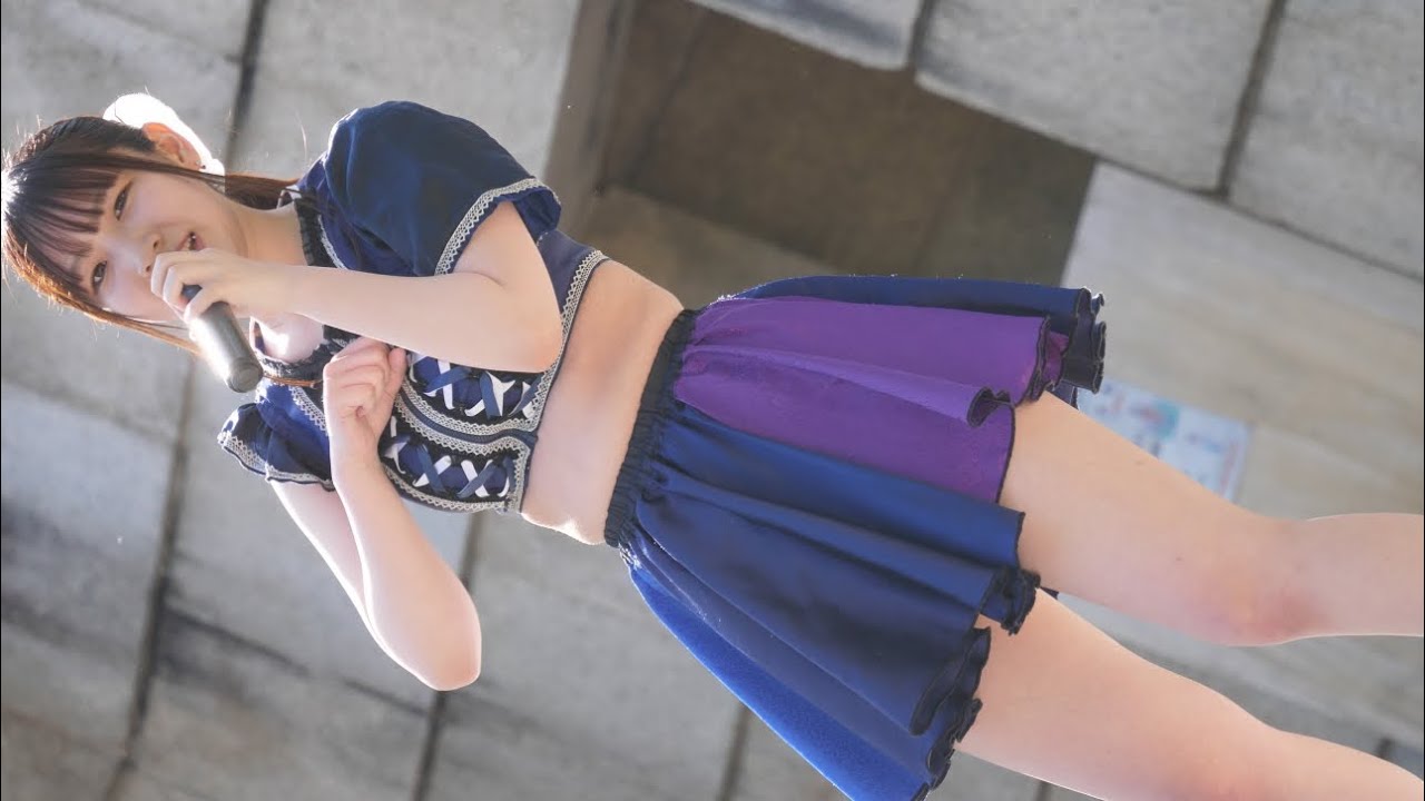 地下アイドルイノセントリリーミニスカート風チラパンチラ、純白パンツ丸見え