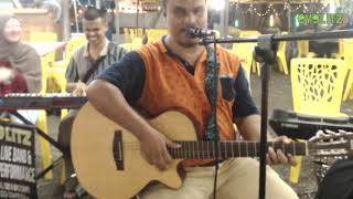 Medley Suara Artist Popular Malaya Acoustic Cover by Naz Ashri (Nazz Buskers)