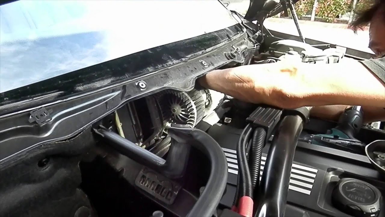 BMW X3 HVAC blower fan removal 2008 E83 - YouTube