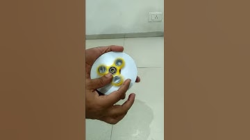 Gyroscopic stability with frigate spinner and a CD. #gyroscope #toygyroscope