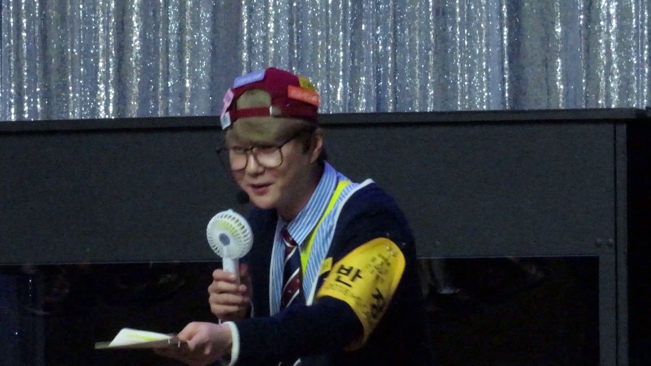 181110 신혜성 '2018 HS CAMP' MINI GAME - Q : 숙소생활을 다시 한다면 같이 방을 쓰고 싶은 멤버는? (앤디)