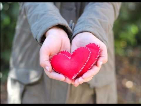 შენს ნაჩუქარ სიტყვებს ვეფერები