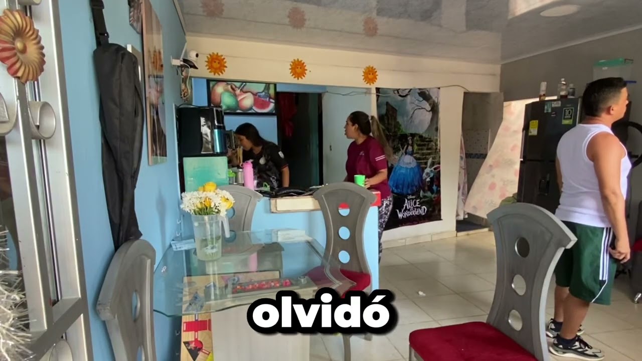 MIS PAPÁS ME TRATAN MUY M4L 😖😭*broma a Michell, no sabe cocinar 😨*