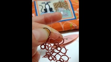 inward-facing picot in direct tatting