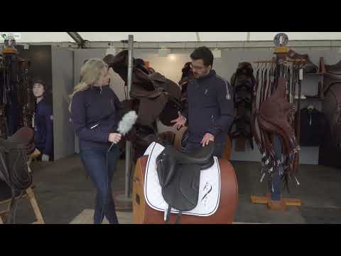 Chloe talks to Antares about her dressage saddle