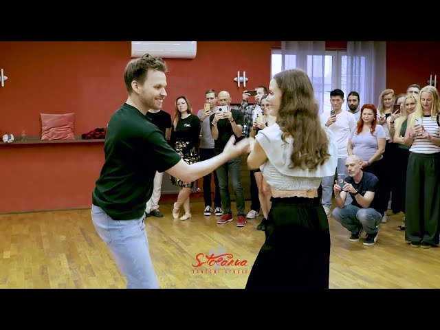 bachata demo

www.studiostolarna.cz