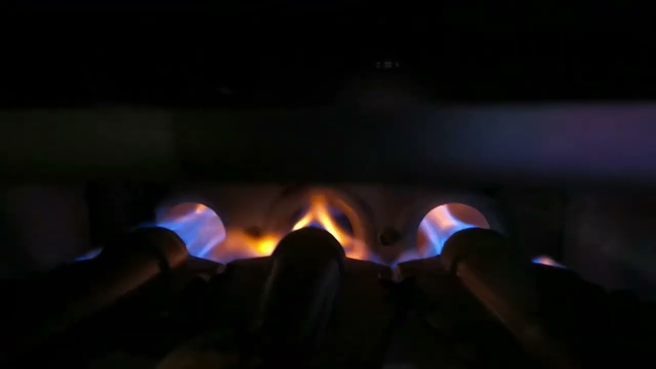 BAD FURNACE HEAT EXCHANGER FLAME ROLL OUT VS GOOD FURNACE HEAT