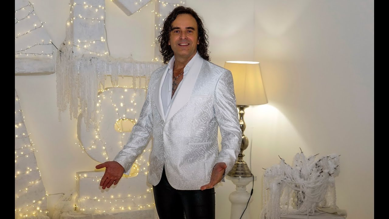 Várhegyi Gábor  Táncoló hópelyhek (Offitional video 2025)