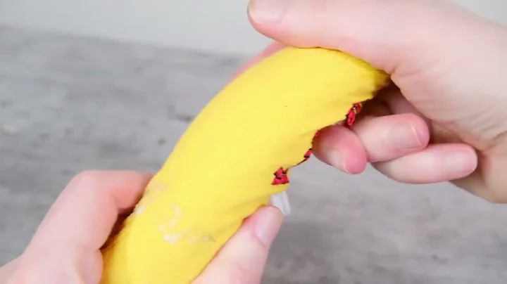 Yeowww! Catnip Yellow Banana Review (We Tried It)