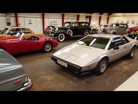 DK Classic Cars Showroom