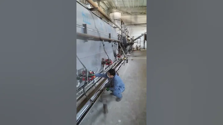 Fully automatic waste rubber tyre pyrolysis machine customer site-tire to oil production line