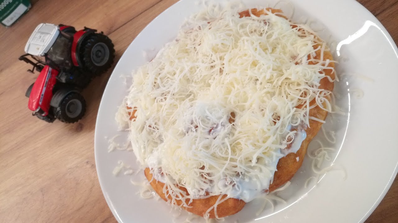 Piaci krumplis lángos :-) ehhez biztos minden van otthon és mindenki szereti :-)