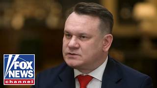 Detalles Polish lawmaker who grew up under communism WARNS American students Guía