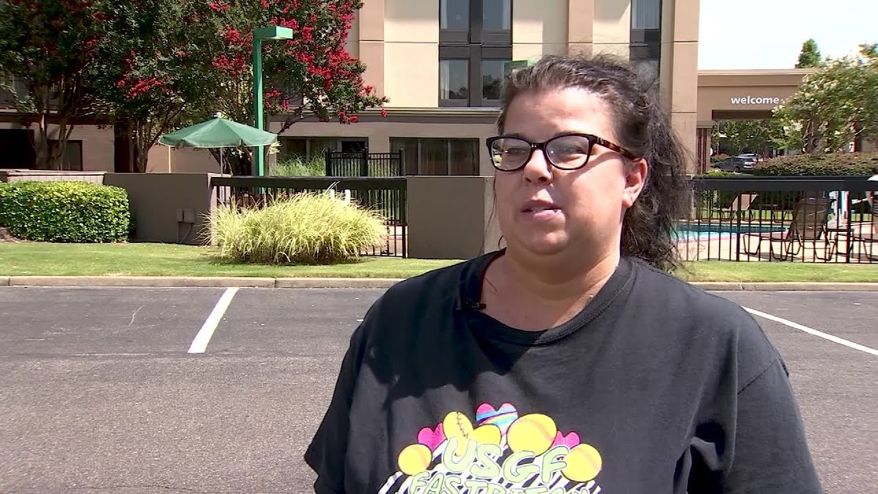 TN: WOMAN WAKES UP TO SNAKE IN HOTEL ROOM - CNN