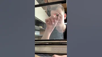 Убираю террариум змеи Мартини