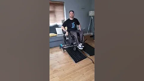 Lee Cargill quadriplegic c5/c6 exercise using Invi...