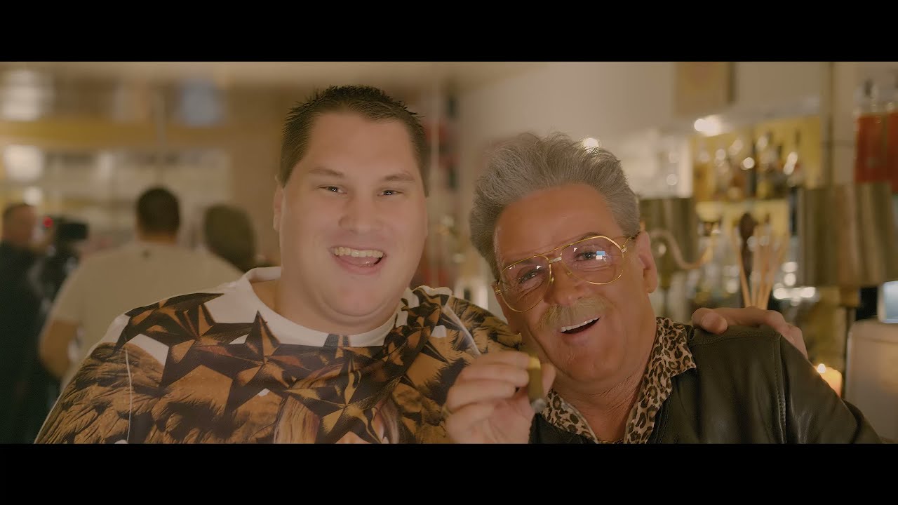 Watch Steven Harks & Sjaak Vermaak - Ballentent (officiële videoclip) CARNAVAL 2022 on YouTube Watch Steven Harks & Sjaak Vermaak - Ballentent (officiële videoclip) CARNAVAL 2022 on YouTube