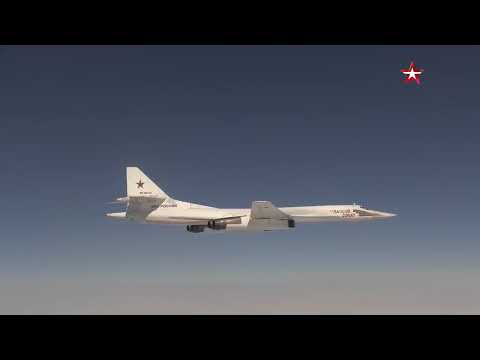 Unique footage from Tu-160 strategic missile carrier: A flight over the Norwegian Sea