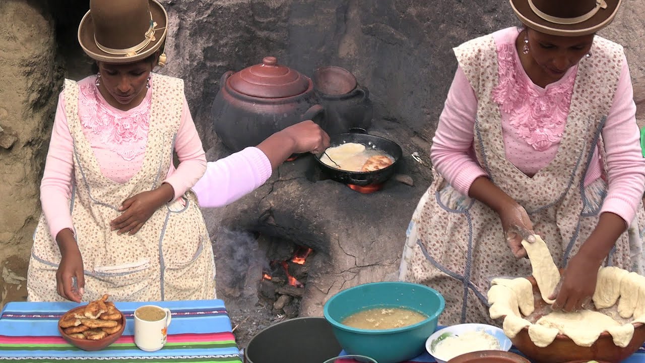 DESAYUNO DE QUINUA CON MANZANA CON SU PAN DE HARINA FRITA - CHOLITA JULIA