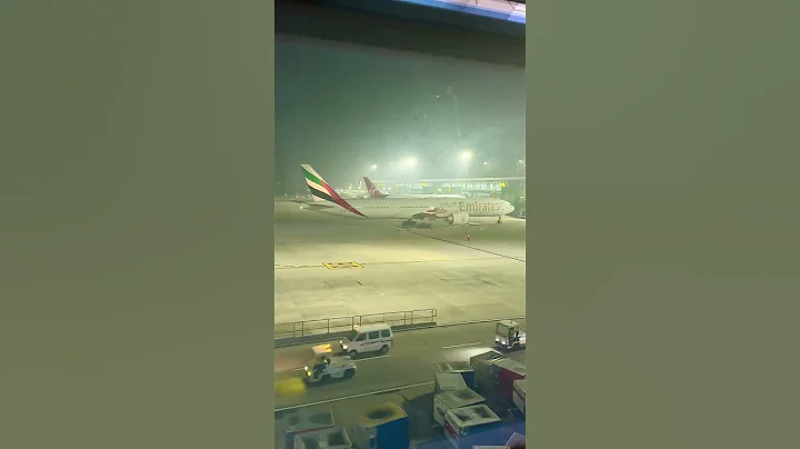 Emirates Airlines✈️|| #shorts #emirates #emiratesairlines #dubai #dubaiairport #dubailife #newdelhi