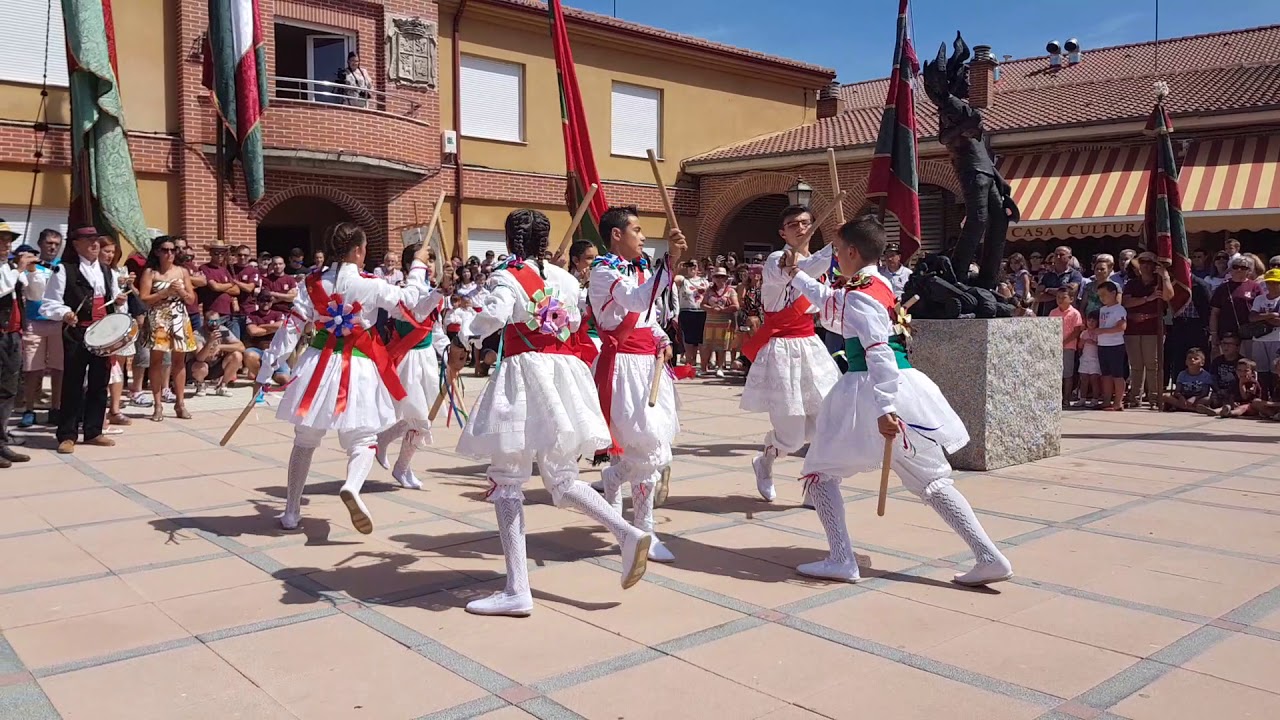 Paloteo. Grupo de Danzas de Cabreros del Río (León)