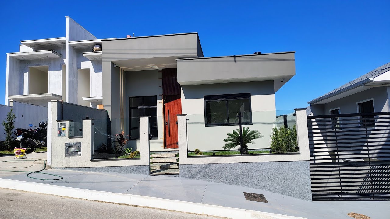 Casa de alto padrão para venda em São José -SC