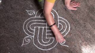 7 Dots Rangoli/ Daily simple easy rangoli designs/ pooja room rangoli/ Friday Rangoli screenshot 1