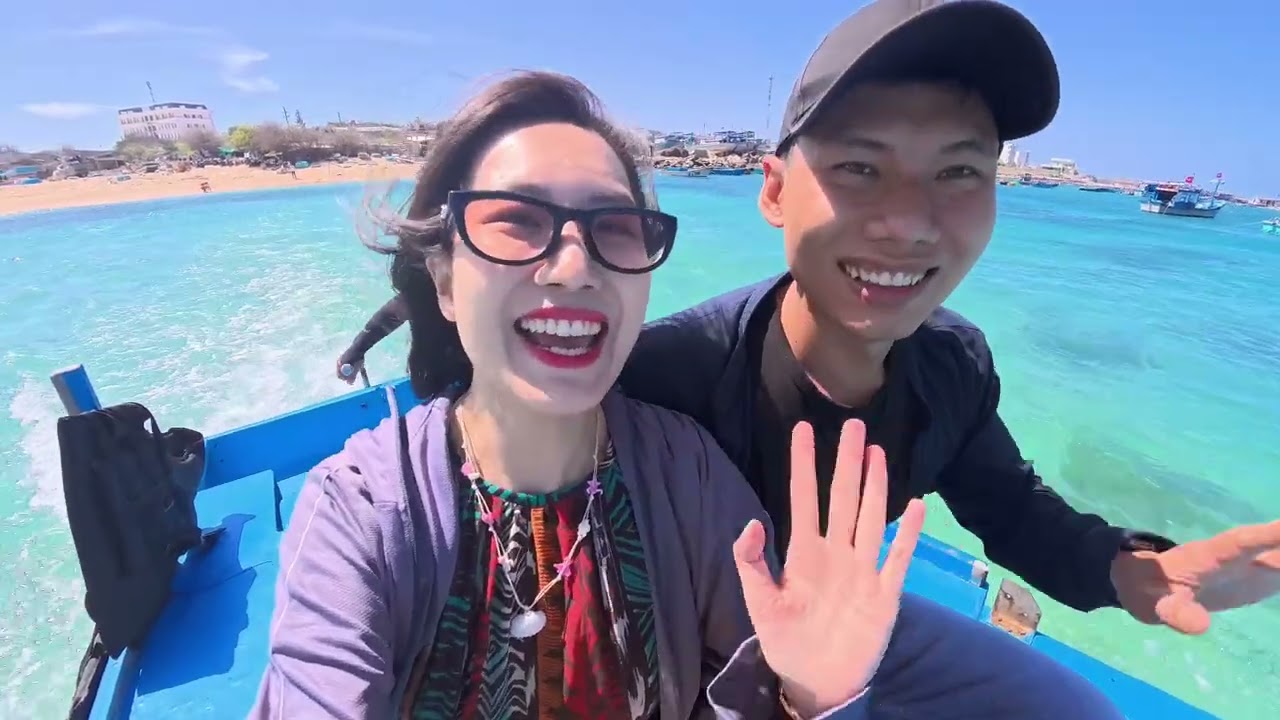 Đón Tết ở Đảo Phú Quý | Ngày 2: Nạp lại năng lượng sau say sóng cùng tôm hùm xanh và cá mú cọp đen