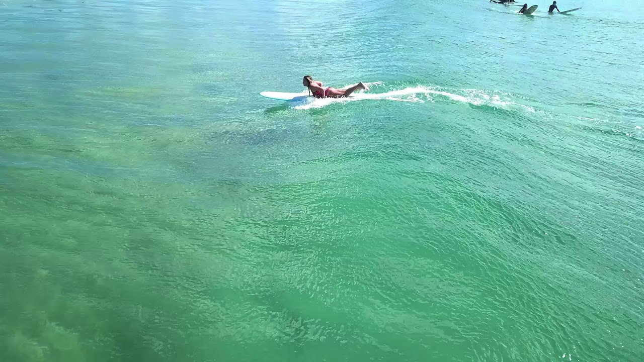 Camille Droulin - Longboard Byron Bay