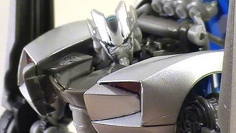 Video Review of Transformers Revenge of the Fallen movie toy; "Sideswipe"