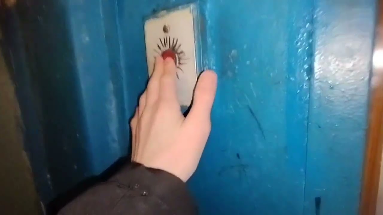 🔥РАРИТЕТ🔥(лифт КМЗ 1973 года выпуска!) Адрес: Улица Радищева 72 подъезд 1