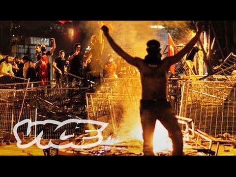 Video: Inbäddat I Taksim Gezi Park: En Guide Till Chapulling - Matador Network