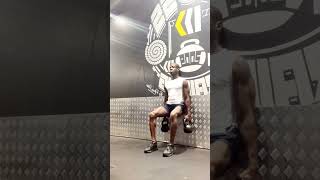 #wallsit #renforcementmusculaire #genoux #prepaphysique #coachsportif #lowerbody