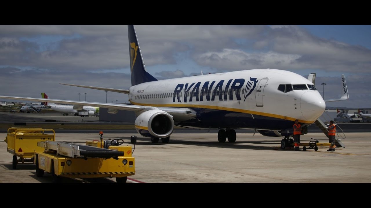 Prepar3D V3.4 | B738 Ryanair | LFOK - LPPR | Vatry - Porto | Voo ...