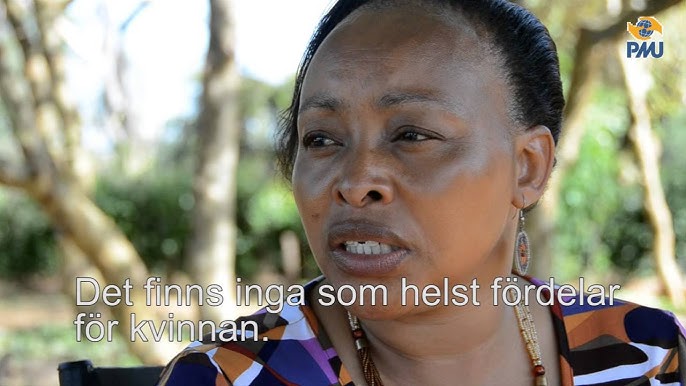 Uning klitorining yaqindan olingan videosini korsatdi