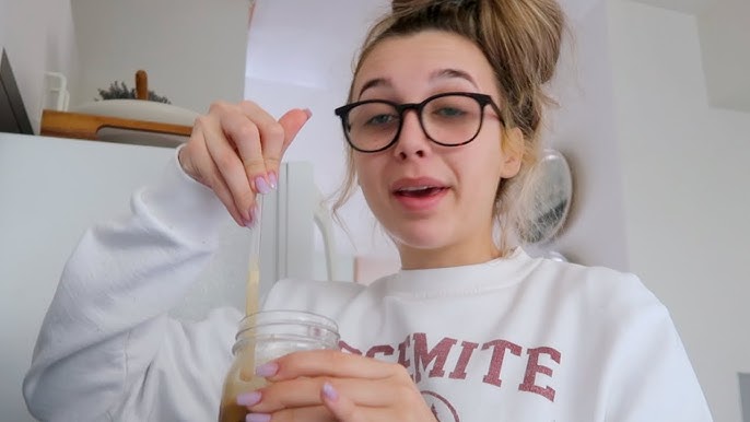 Rising  Star Emma Chamberlain To Showcase Her 'Stupid Genius' On New  Podcast - Tubefilter