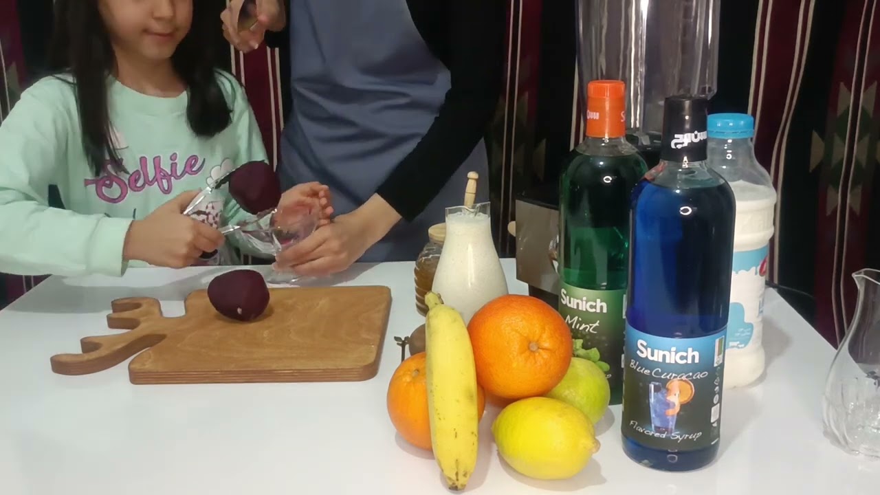 banana mix smoothie:collaboration between my daughter and me:beetroot smoothie