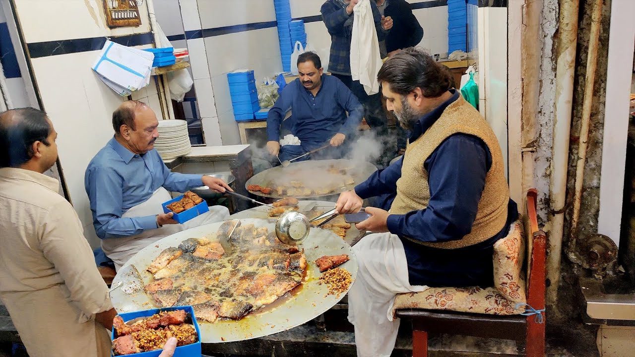 Javed Fish Corner | Javed Fried Fish in Kasur | Tawa Fish Fry ...