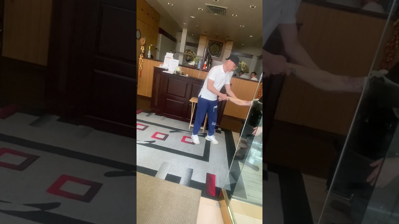 Asking massagers for happy 3ndings prank😂😅🧴