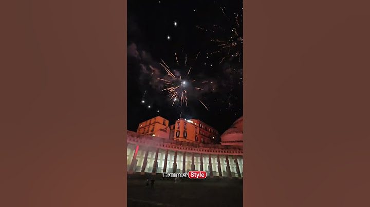Napoli Campione d'Italia, parte la festa Scudetto: i fuochi d'artificio in piazza del Plebiscito