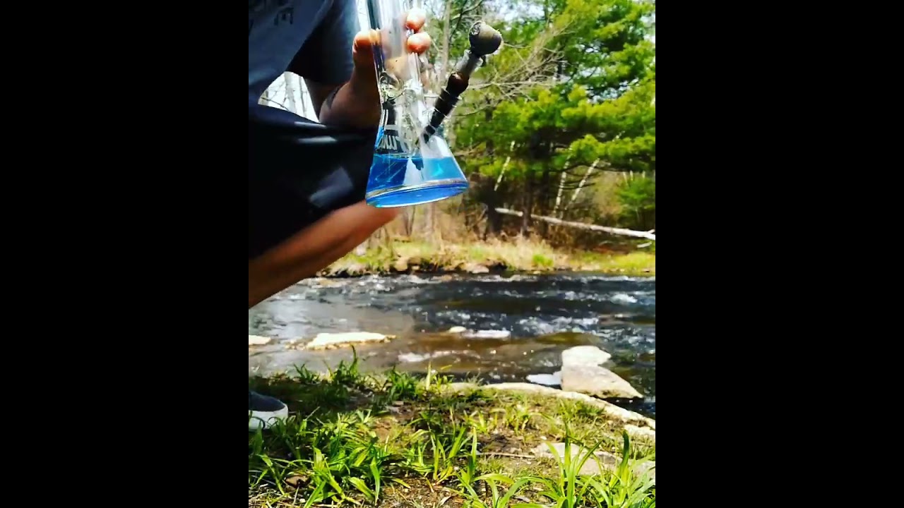 Beaker Bong Review- Phoenix Star PHX11 