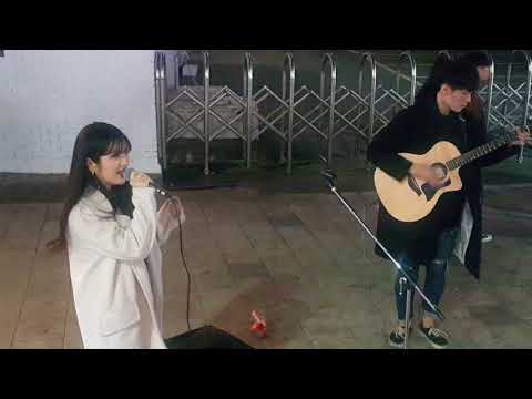 볼빨간사춘기 ☆썸 탈꺼야☆ 커버 [송혜영] 홍대버스킹 20171107화 [HONGDAE KPOP STREET BUSKING]