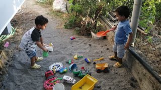 Kum Oyuncaklariyla Oyun Oynadik - Kum Oyunu - Sand Game - Kumda Oyun Oynayan Çocuklar