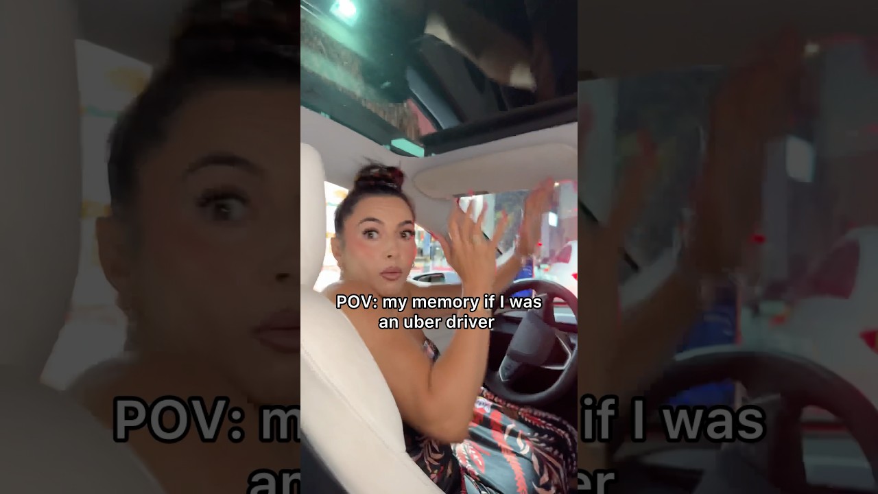Customer: 👁️👄👁️🤚🏼
