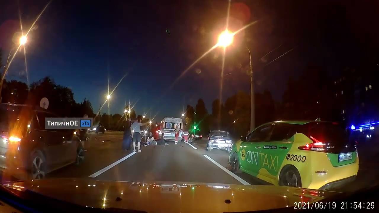 Мотоцикл врезался в машину