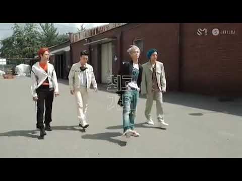 SUPER JUNIOR - THE CROWN Lirik video
