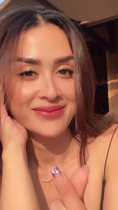 senyum sedikit tambah manis selvi kitty