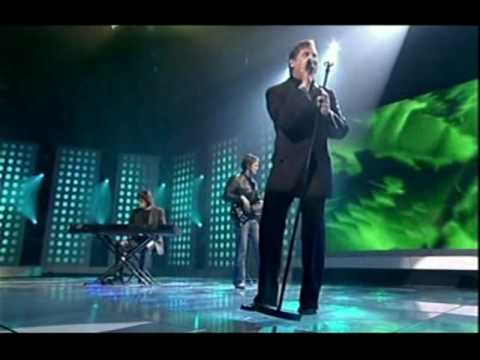 Video: Tony Hadley Neto vrijednost: Wiki, oženjen, obitelj, vjenčanje, plaća, braća i sestre