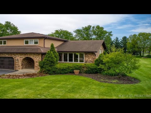 345 Barton Dr, St Charles, IL home video tour